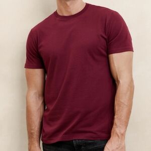 Banana Republic Men's Burgundy Crew Neck T-Shirt